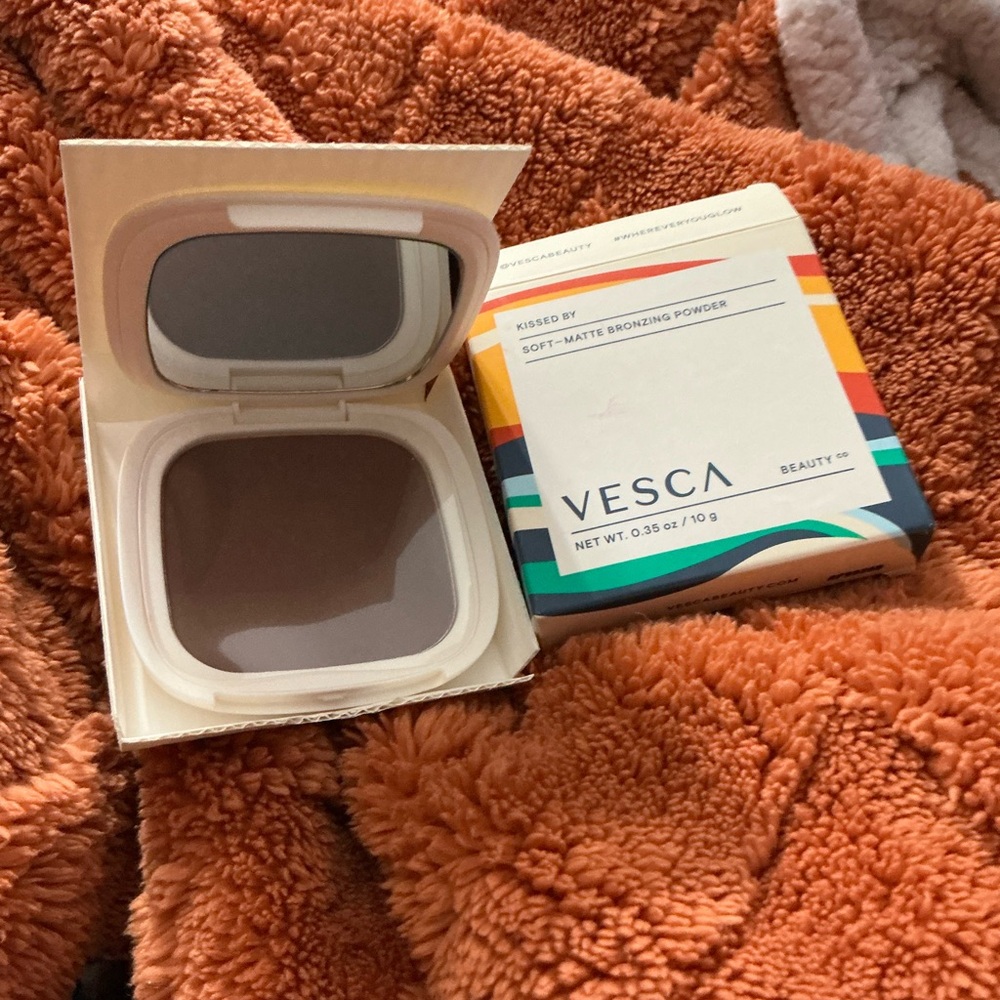 Soft-Matte Bronzing Powder